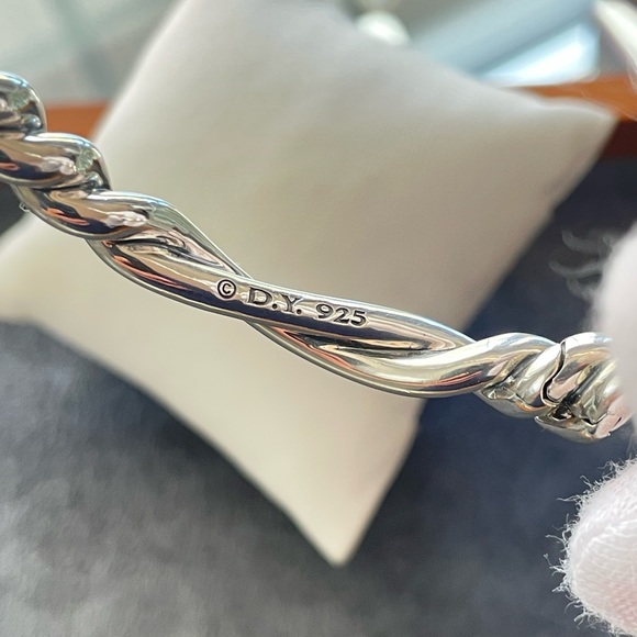 David Yurman Authentic 7mm Heavy
Continuance-Bangle Bracelet-Size Lg Oval - Picture 8 of 12